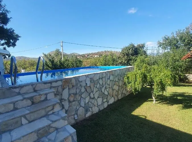 House Pejovic * Podgoriçe